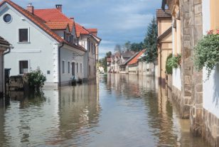 Catastrophes naturelles : quelles communes sont concernées, et sur quels risques, en 2025 ?